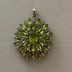 PJC 925 Sterling Silver Light Green Snowflake Flower Cluster Statement Pendant
